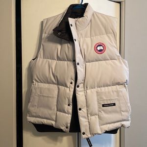 Canada Vest, light grey Sz L, 2 years old very good condition, not worn much